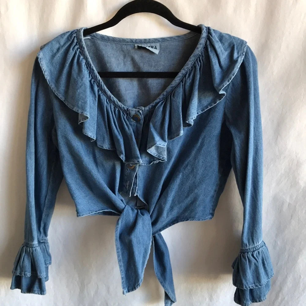 New Era blue chambray ruffled Boho crop top